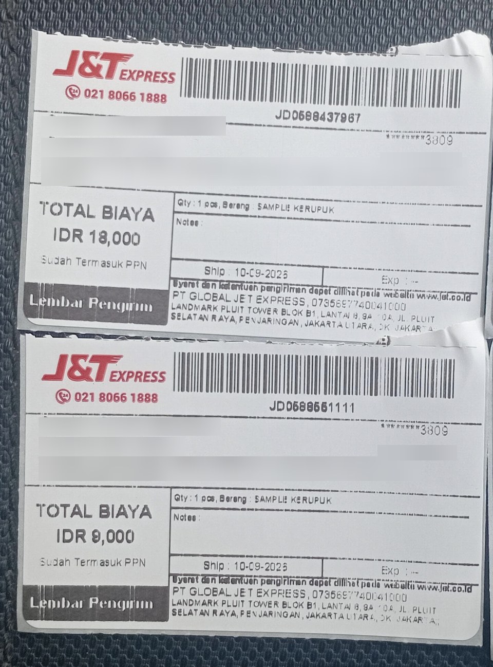 Resi J&T Express sample kerupuk udang ke Kudus dan Malang, data penerima disamarkan