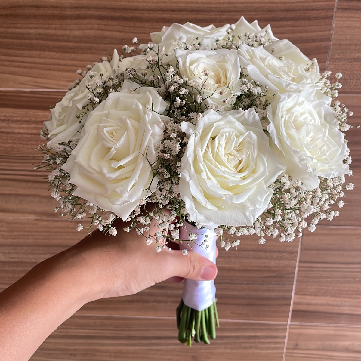 Buquê noiva com 11 rosas E gibson
