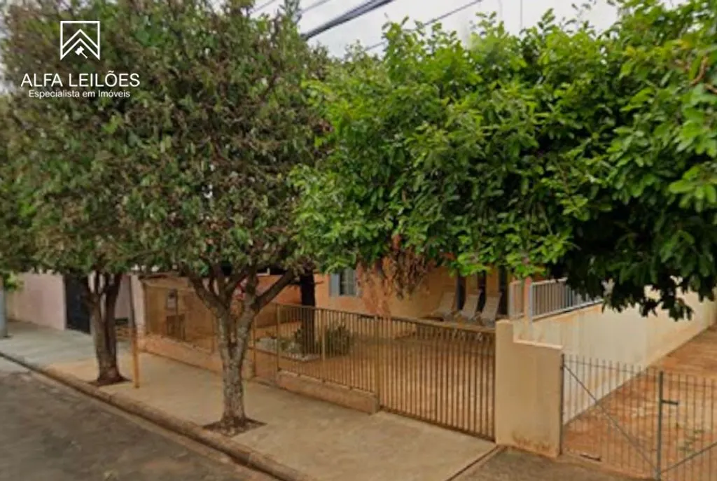 Itápolis (SP) - Casa no Bairro Vila São José com Terreno de 429m² — foto 1