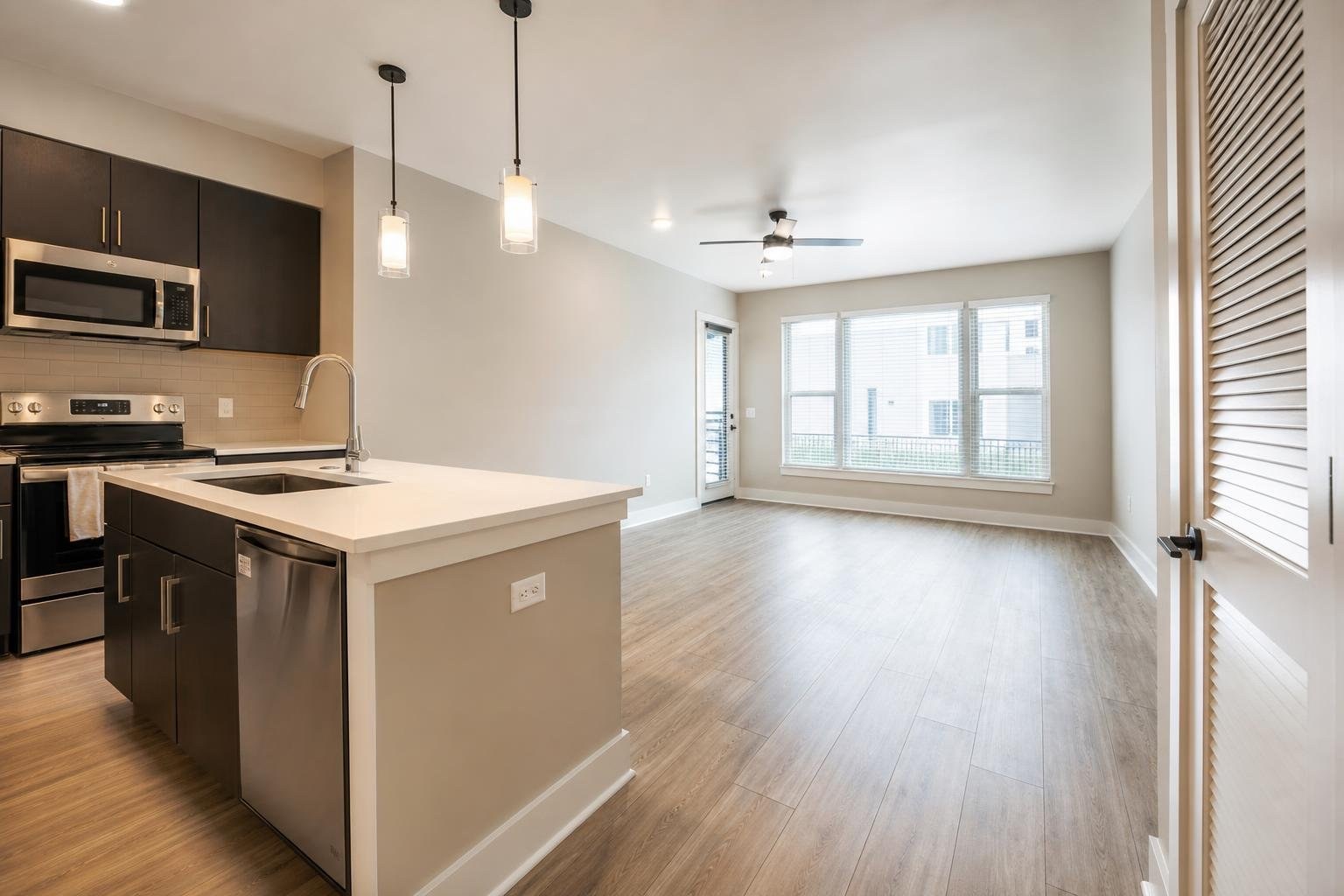 Move-Out and Turnover Cleaning in Long Beach, California