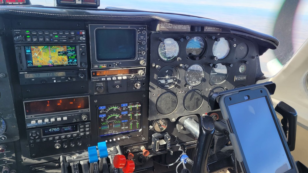 1974 Piper Navajo Chieftain PA-31-350 (N126DR), photo 11