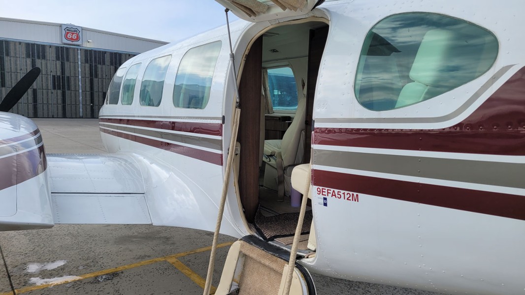 1974 Piper Navajo Chieftain PA-31-350 (N126DR), photo 6