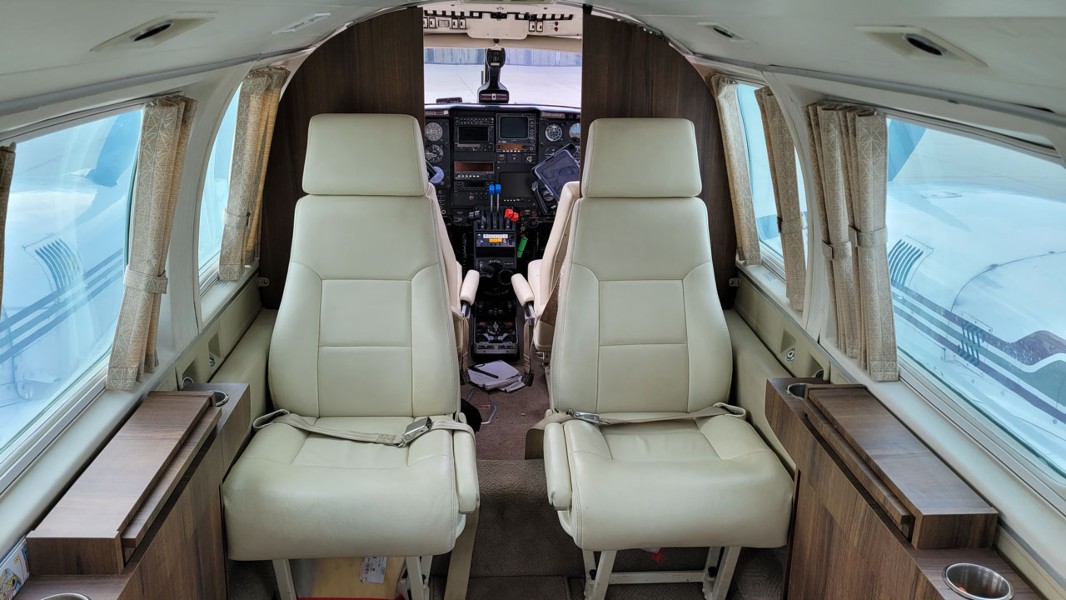 1974 Piper Navajo Chieftain PA-31-350 (N126DR), photo 7