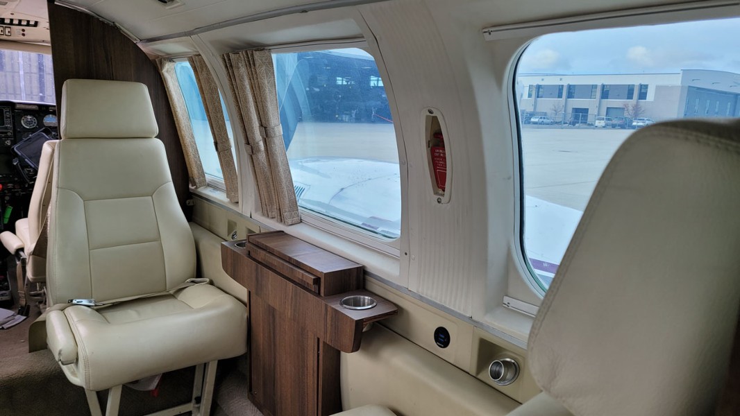 1974 Piper Navajo Chieftain PA-31-350 (N126DR), photo 9