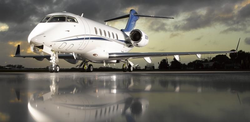 2012 Bombardier Challenger 300 — photo 2