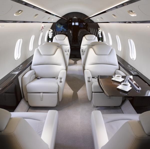 2012 Bombardier Challenger 300 — photo 5