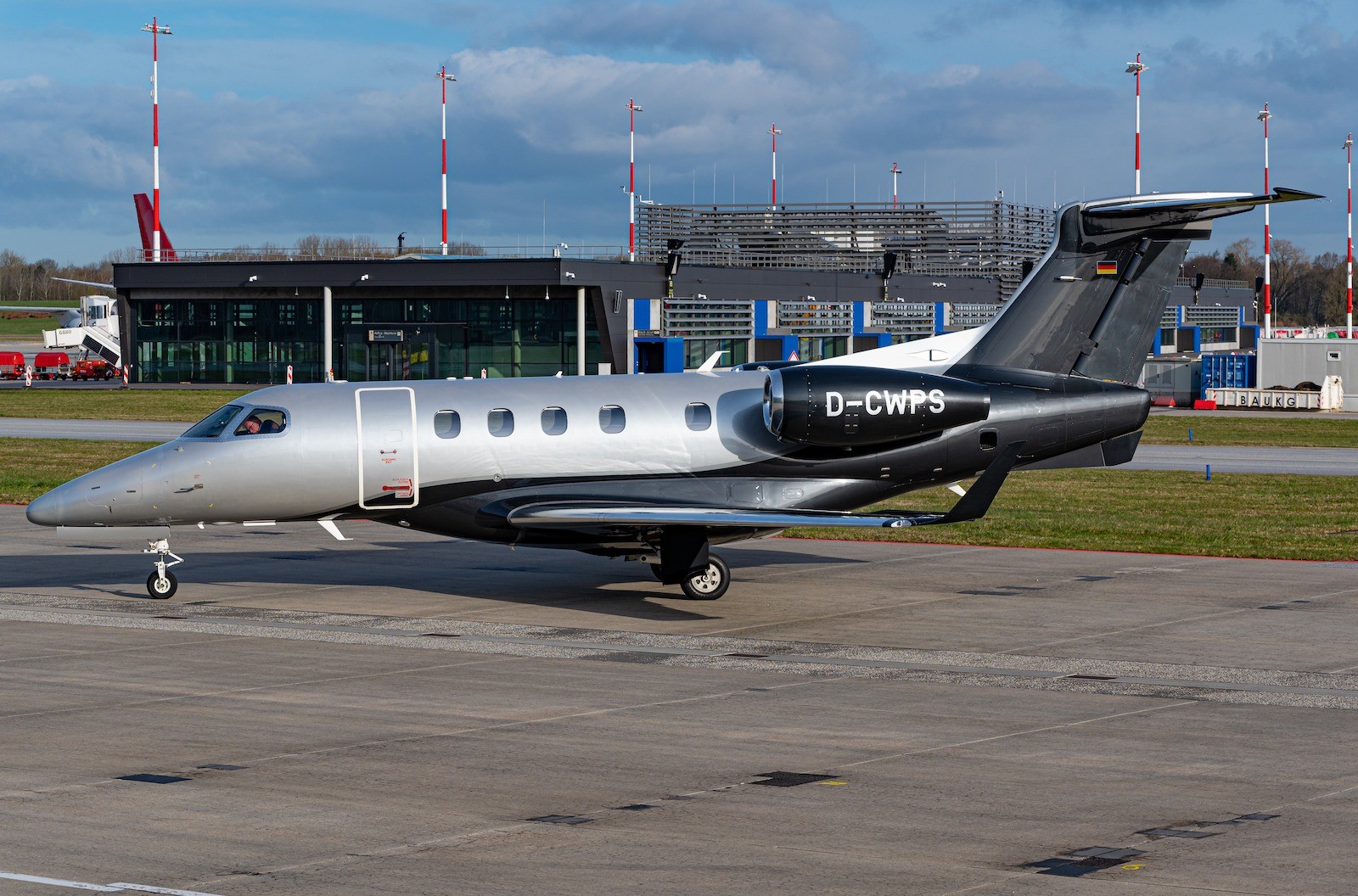 2016 Embraer Phenom 300