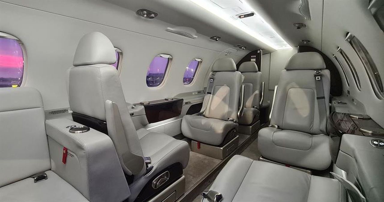 2016 Embraer Phenom 300 — photo 3