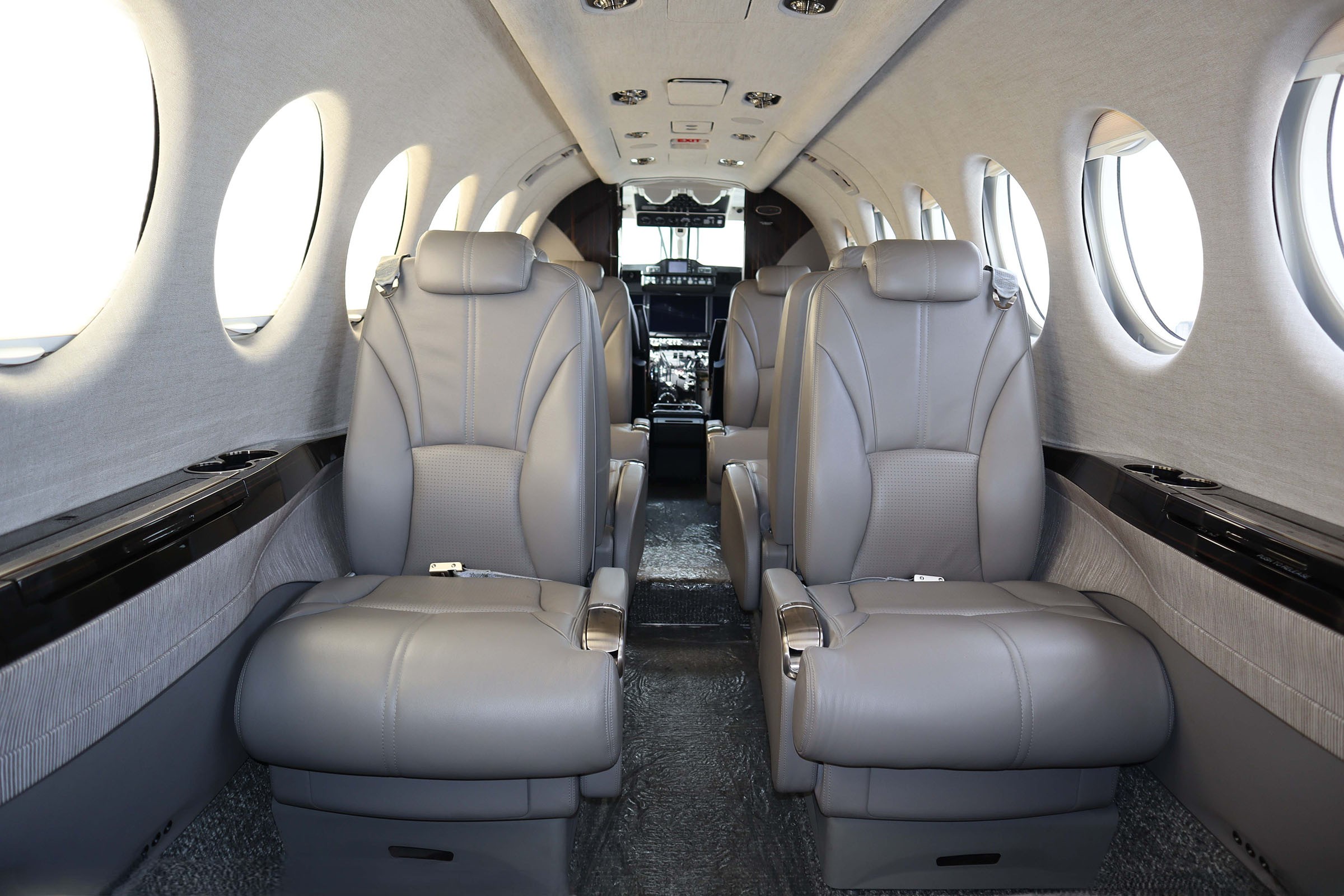 2022 Beech King Air 360 — photo 5