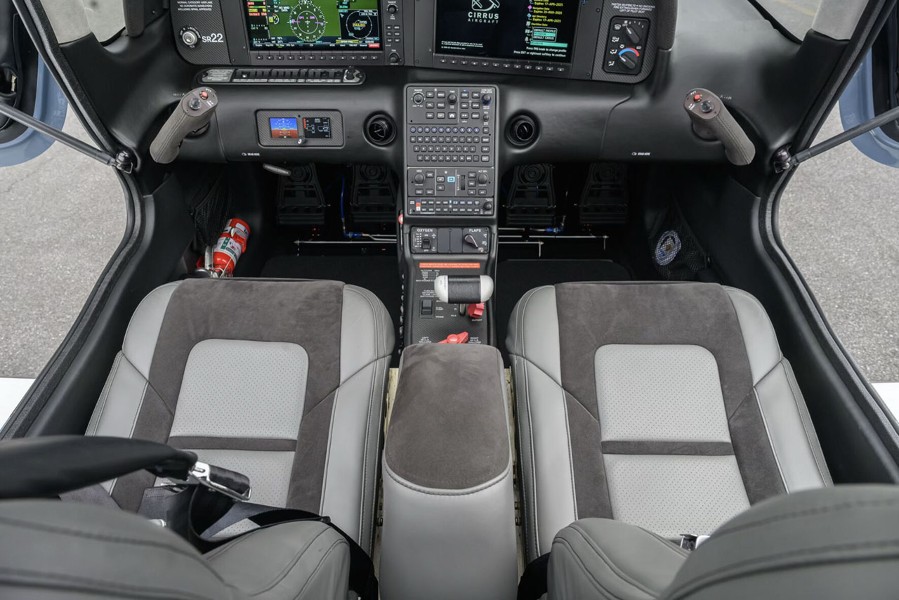 2021 Cirrus SR22-G6 GTS (N303PL), photo 15