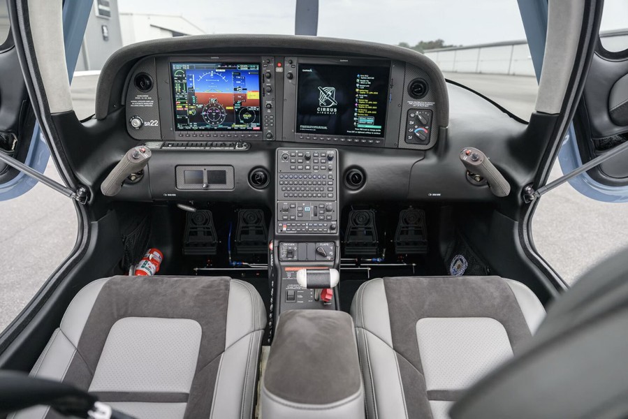 2021 Cirrus SR22-G6 GTS (N303PL), photo 17