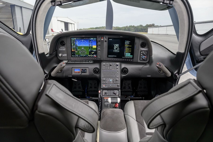 2021 Cirrus SR22-G6 GTS (N303PL), photo 18