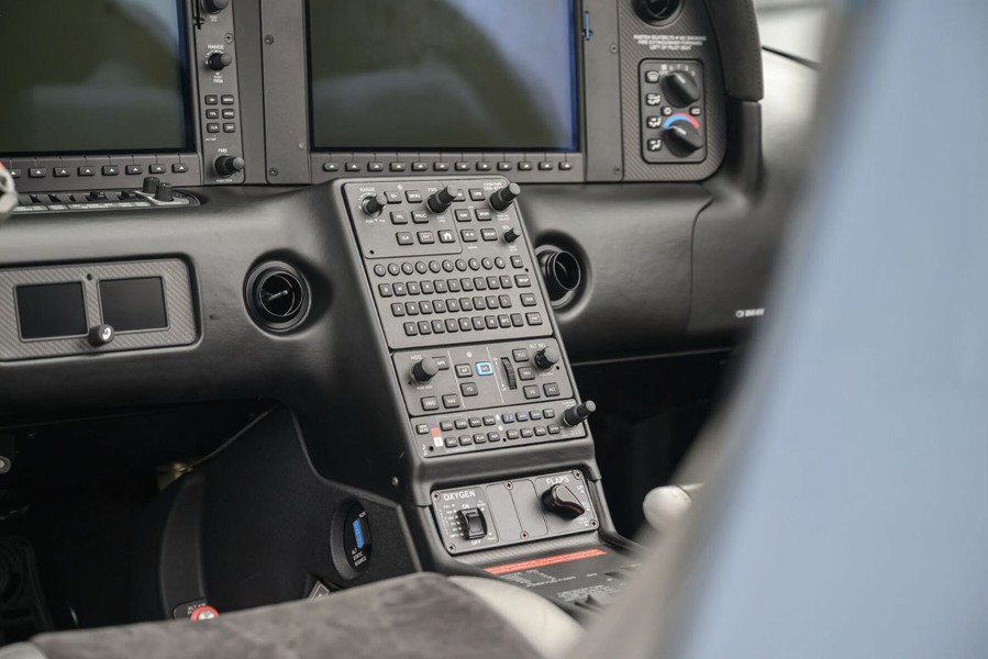2021 Cirrus SR22-G6 GTS (N303PL), photo 20
