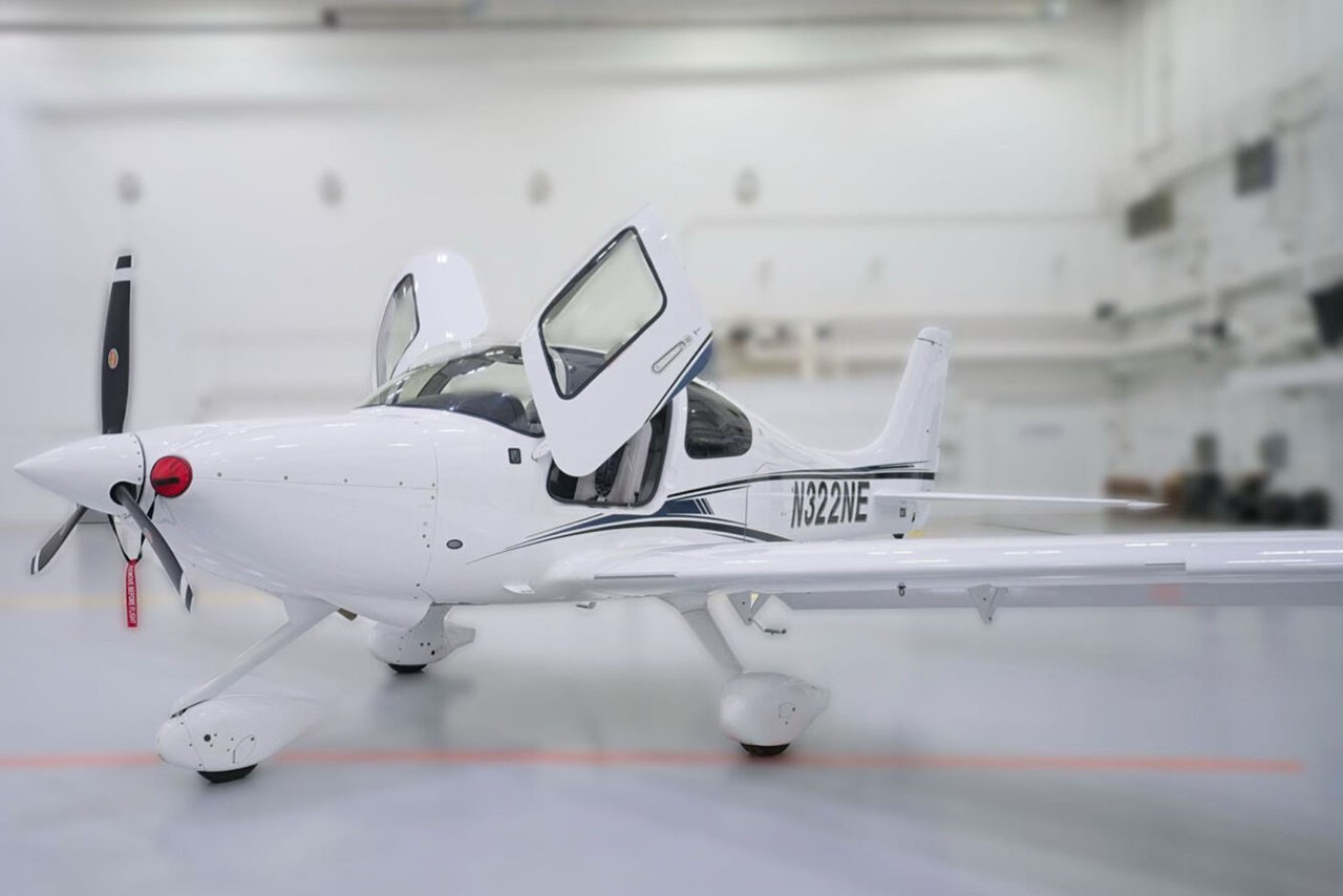 2022 Cirrus SR20 — photo 2