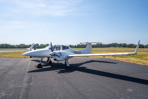 2007 Diamond TwinStar DA42 — photo 1