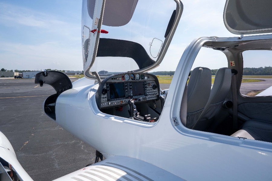 2007 Diamond TwinStar DA42, photo 5