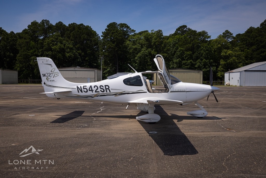 2006 Cirrus SR22 — photo 2