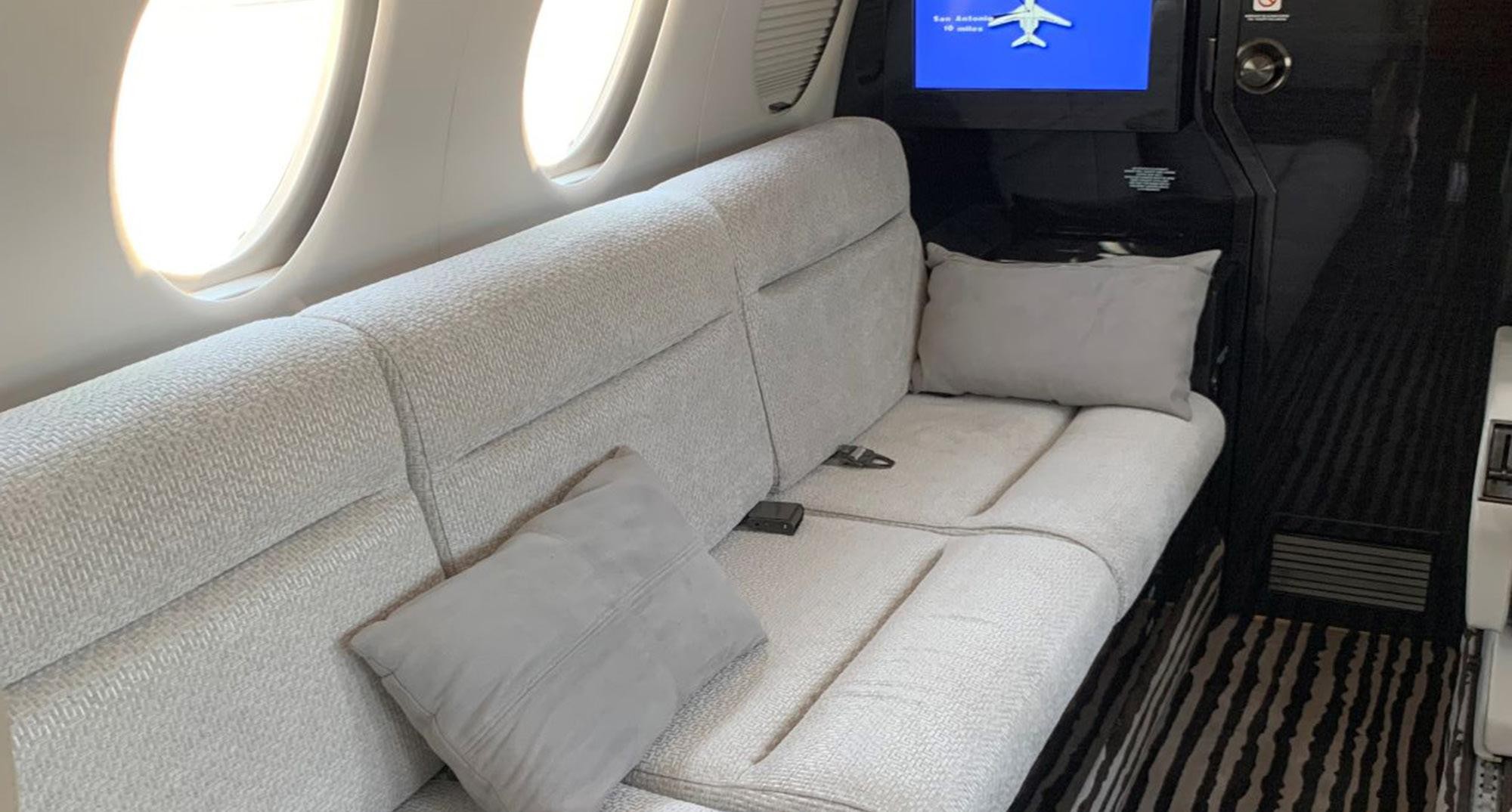 2002 Falcon Falcon 50 — photo 5