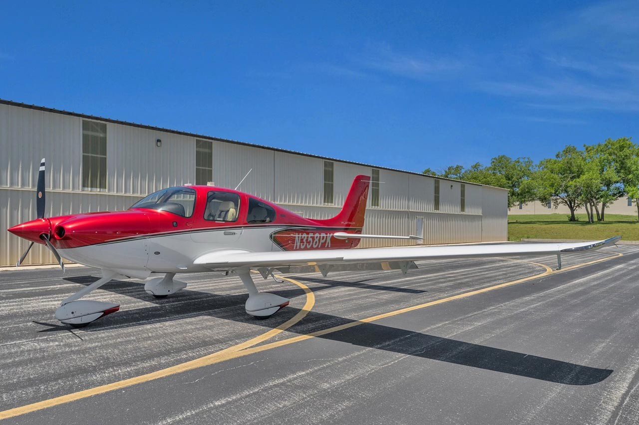 2022 Cirrus SR20 — photo 2