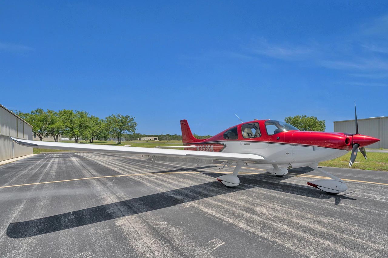 2022 Cirrus SR20 — photo 4