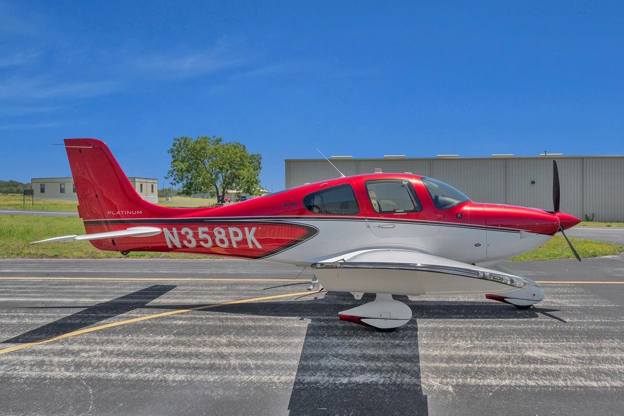 2022 Cirrus SR20 — photo 5