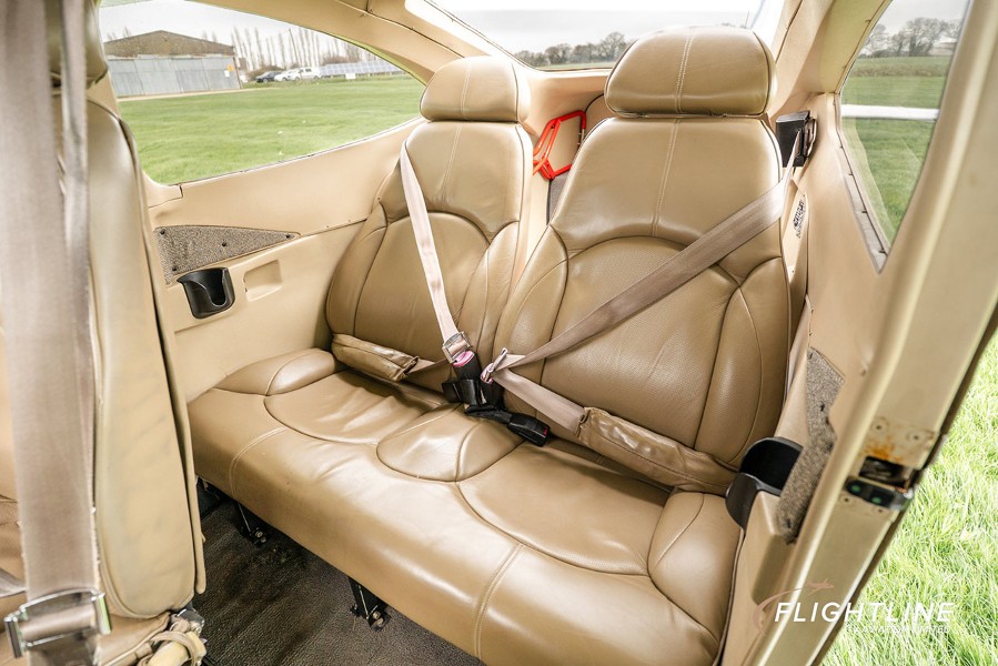 2005 Cessna 182T (G-MPLB), photo 11