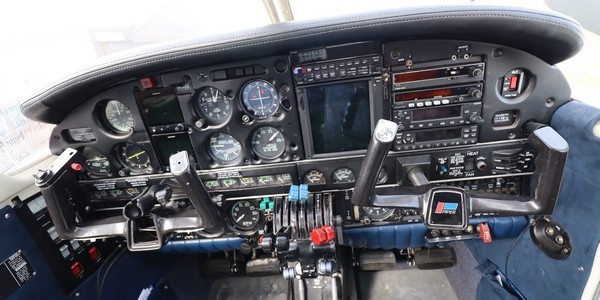 1981 Piper Seminole PA-44-180 — photo 2