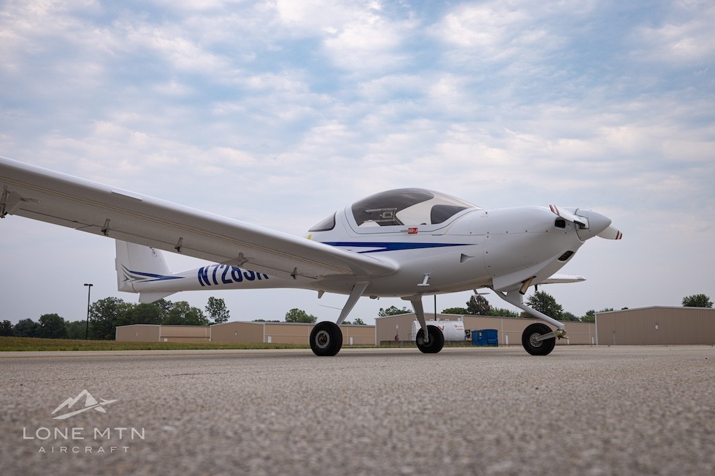 2025 Diamond DA20 — photo 1