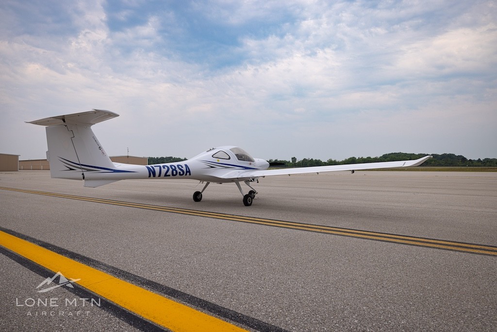 2025 Diamond DA20 — photo 3