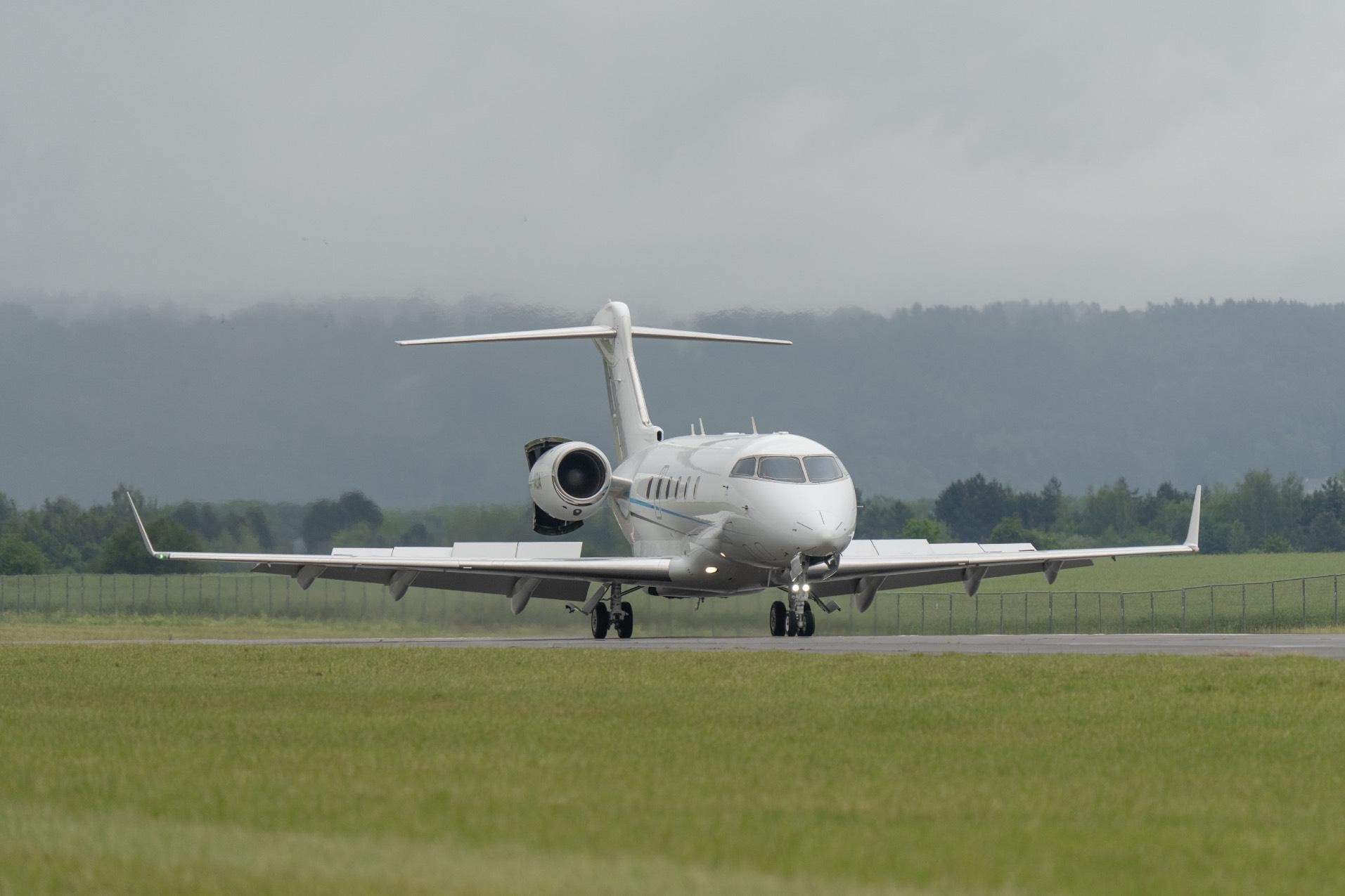 2010 Bombardier Challenger 300