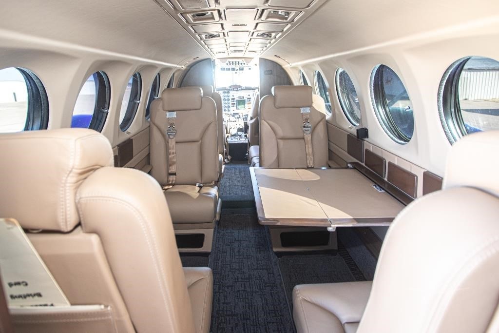 1984 Beech King Air 300 — photo 2