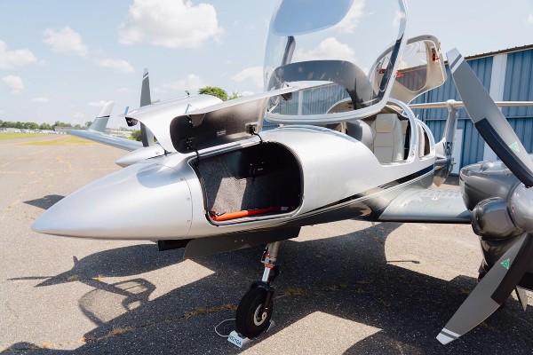 2018 Diamond TwinStar DA42 — photo 3