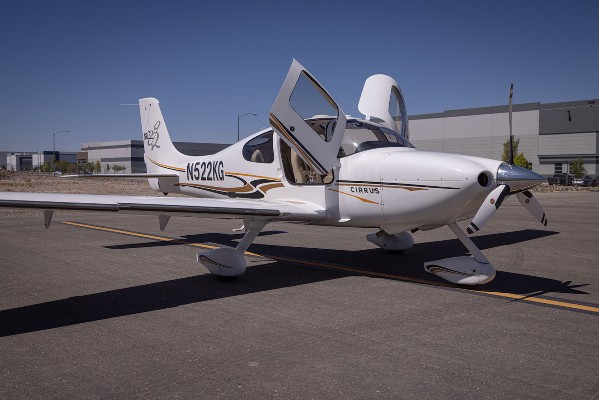 2004 Cirrus SR22-G2 — photo 1