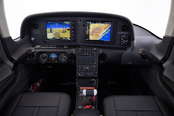 2022 Cirrus SR20 — photo 3