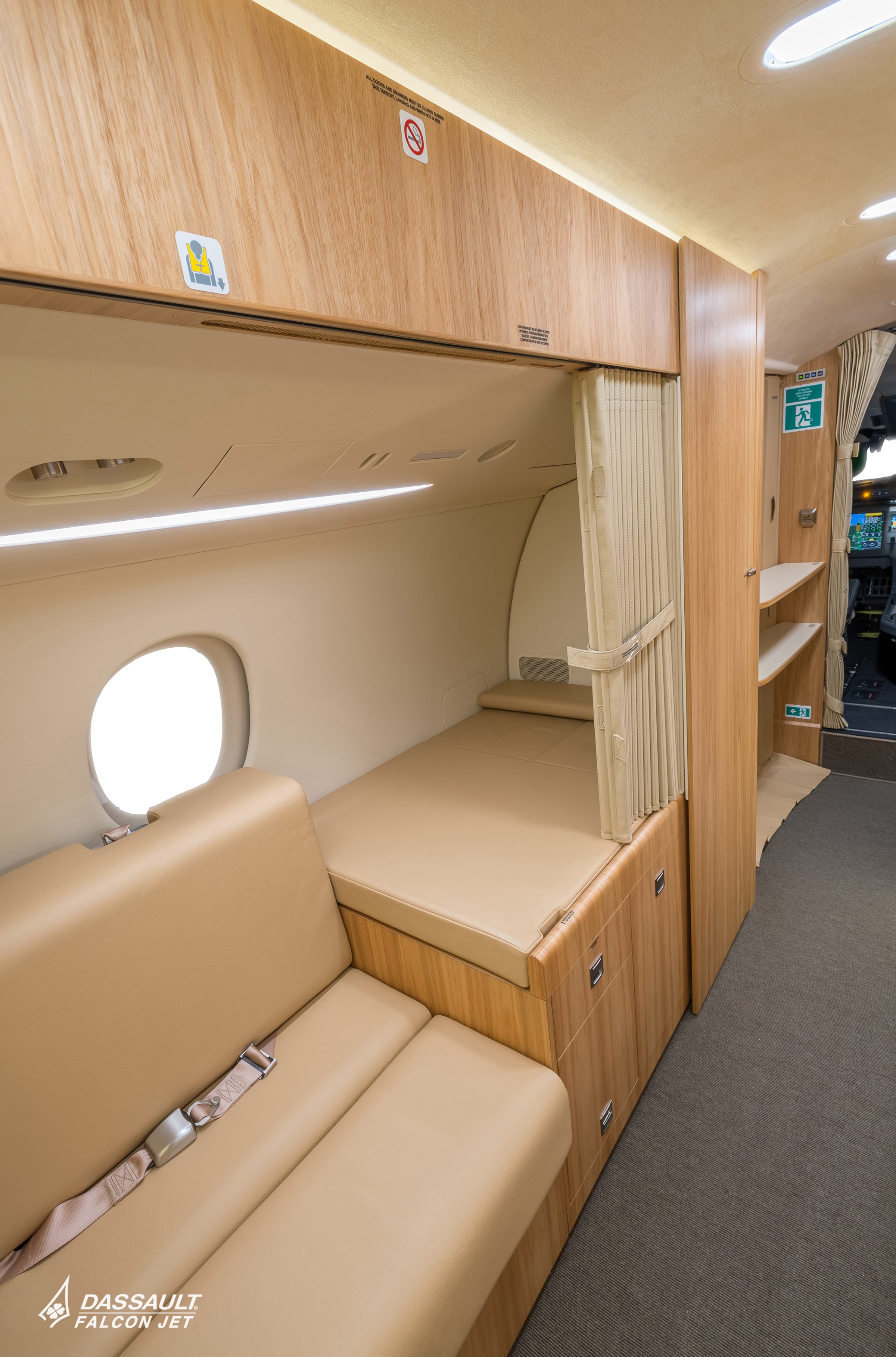 2017 Falcon 8X — photo 3