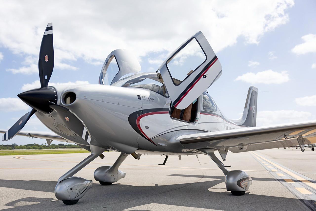 2012 Cirrus SR22-G3 — photo 2