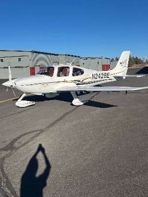 2005 Cirrus SR22-G2 — photo 2