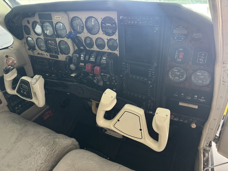 1975 Beechcraft Beech Baron E55, photo 14