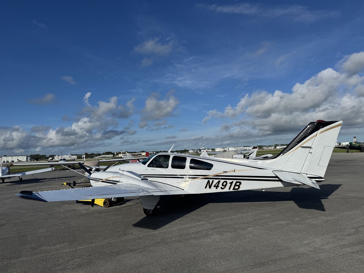 1975 Beech Baron E55 — photo 5
