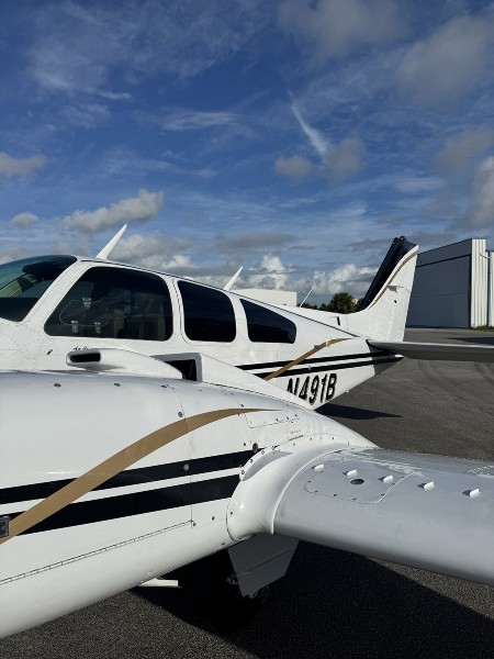 1975 Beechcraft Beech Baron E55, photo 8