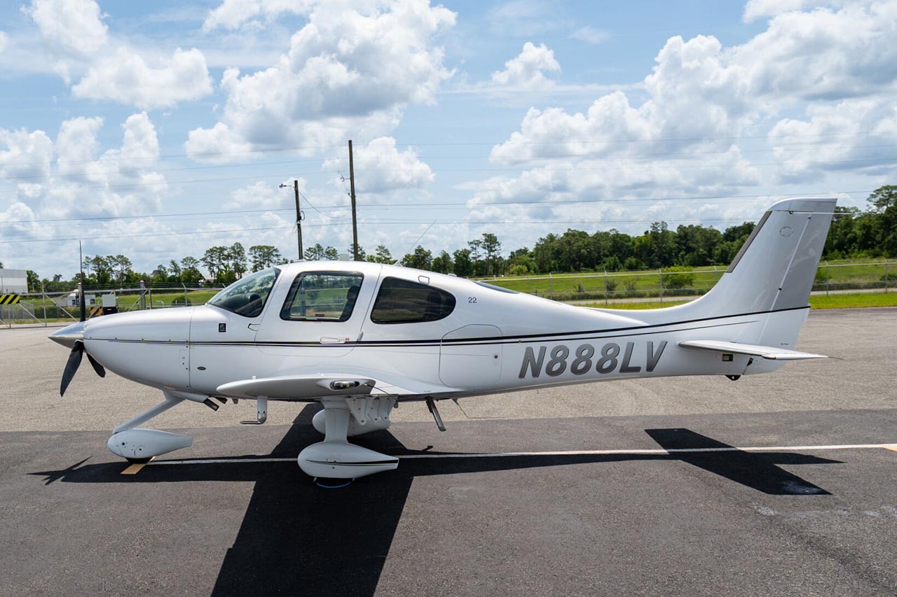 2016 Cirrus SR22-G5 — photo 1