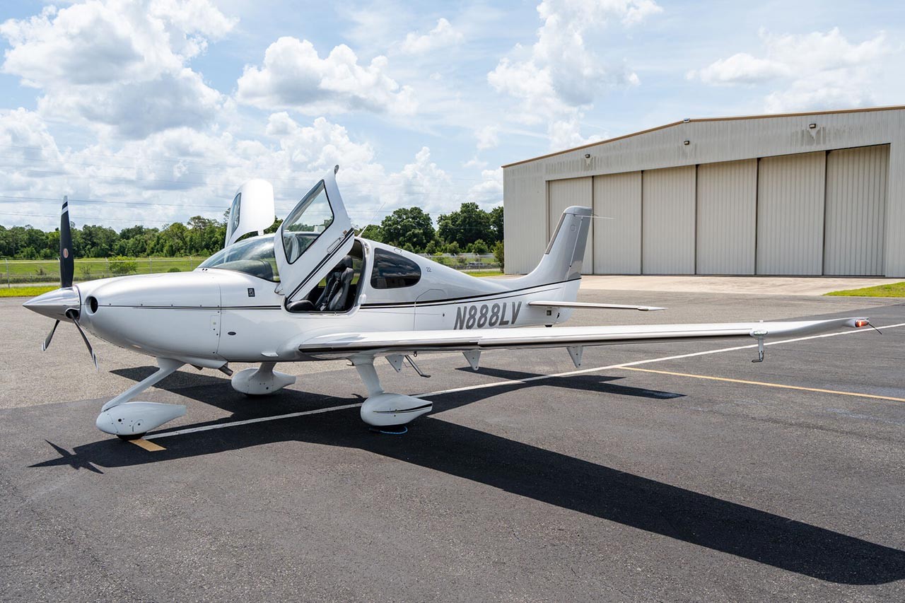 2016 Cirrus SR22-G5 — photo 2