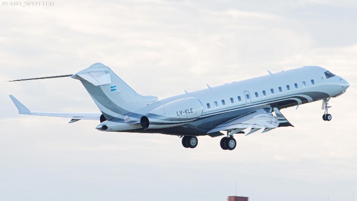 2011 Bombardier Global 5000 — photo 2