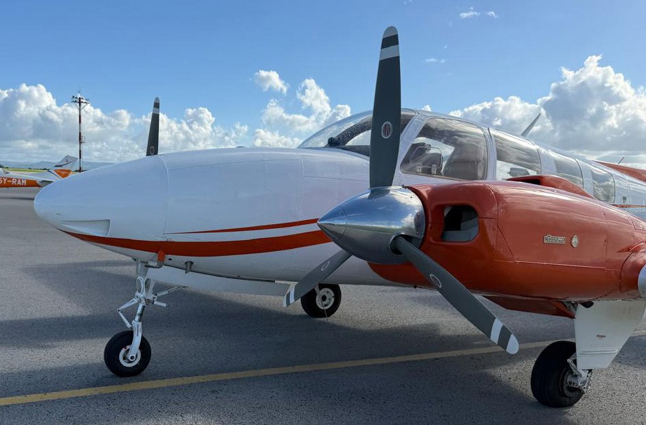 1982 Beech Baron 58 — photo 2