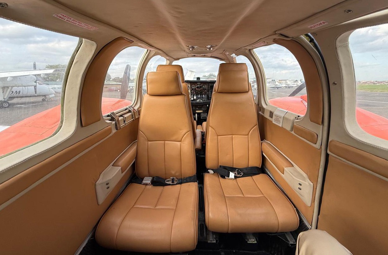 1982 Beech Baron 58 — photo 3