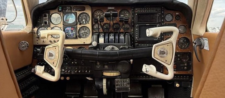 1982 Beech Baron 58 — photo 4