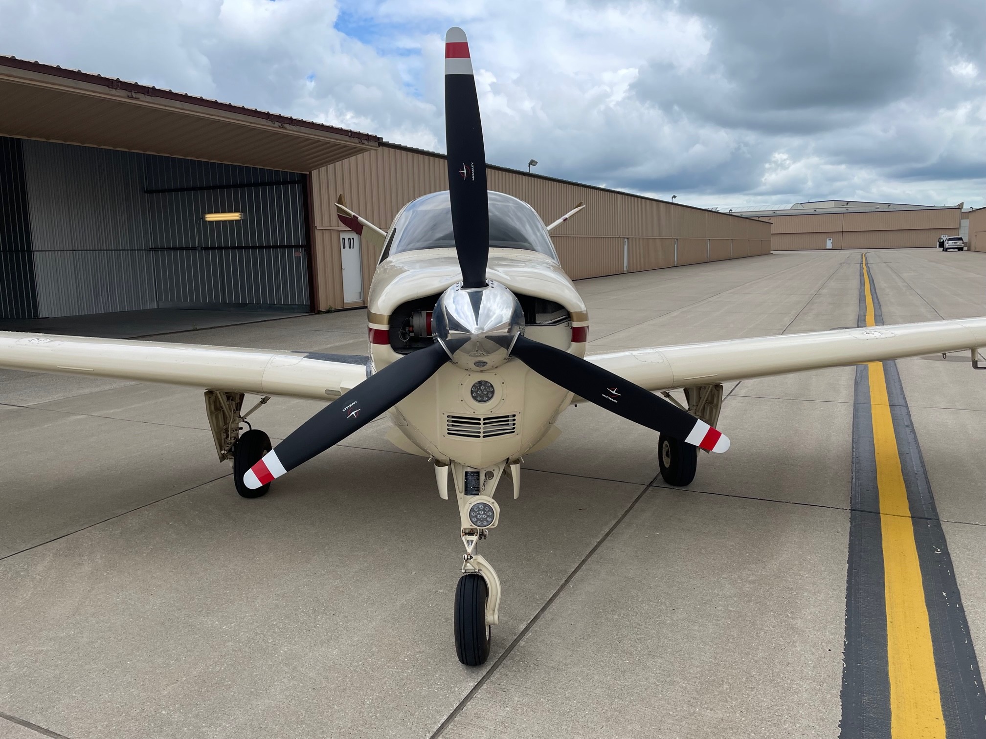 1969 Beech Bonanza V35A — photo 2