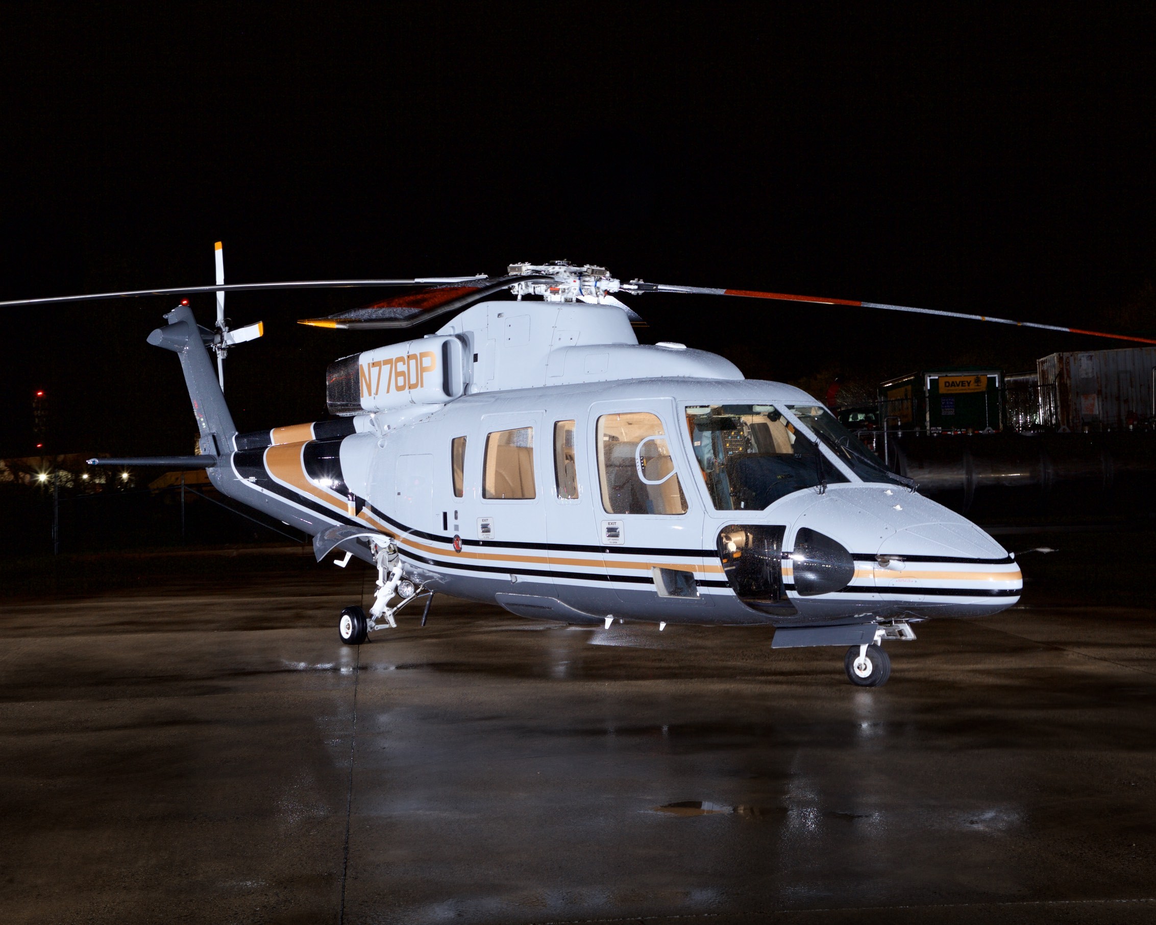 1991 Sikorsky S-76B — photo 2