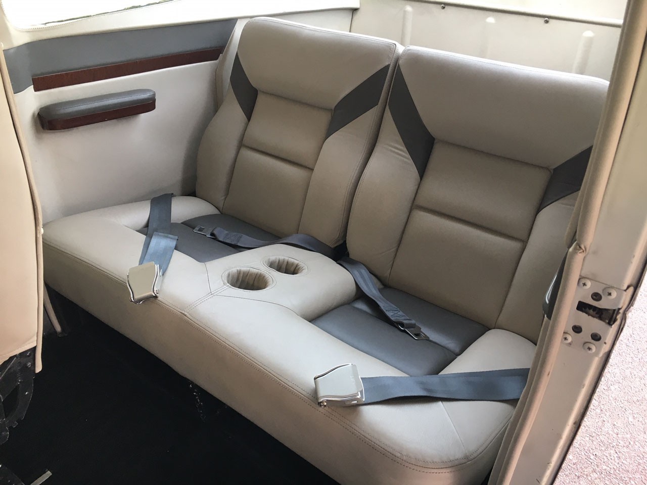 1969 Cessna 182M — photo 5