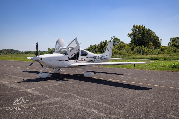 2005 Cirrus SR22-G2 — photo 1